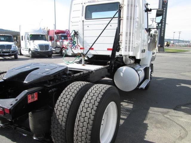 2010 VOLVO VNM42T200 