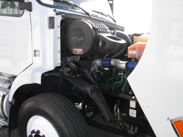 2010 VOLVO VNM42T200 