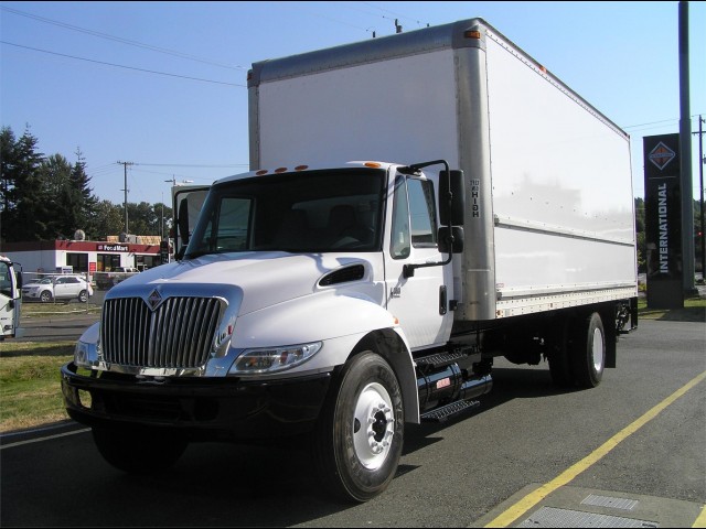 2008 INTERNATIONAL 4300DT 