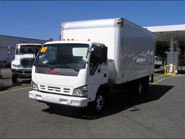 2007 ISUZU NPR HD 